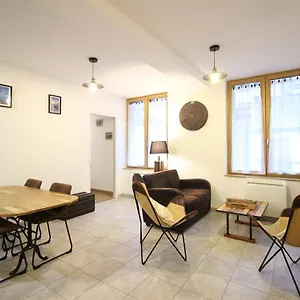https://apartment-appartement-f-3-neuf-2-chambres-4-couchages.hotels-rhonealpes.com